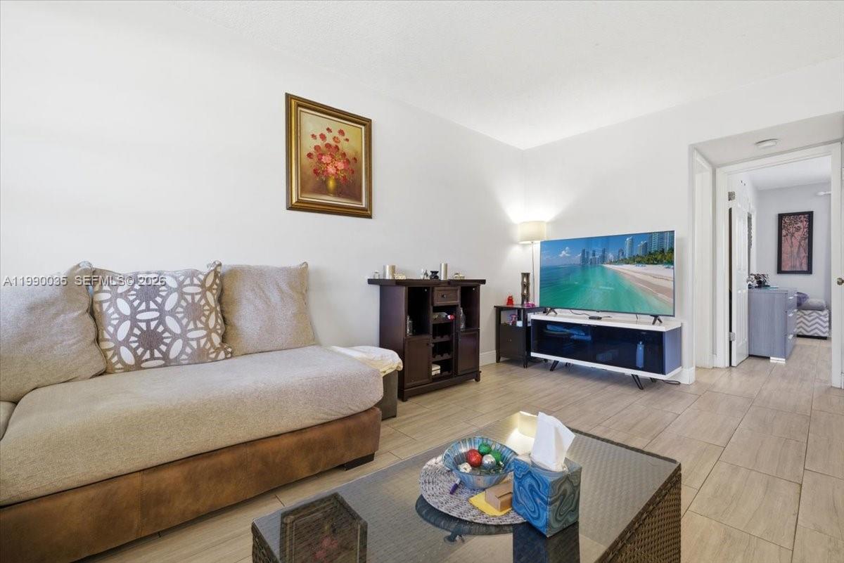 581 Blue Heron Dr # B, Hallandale Beach FL 33009 photo 5