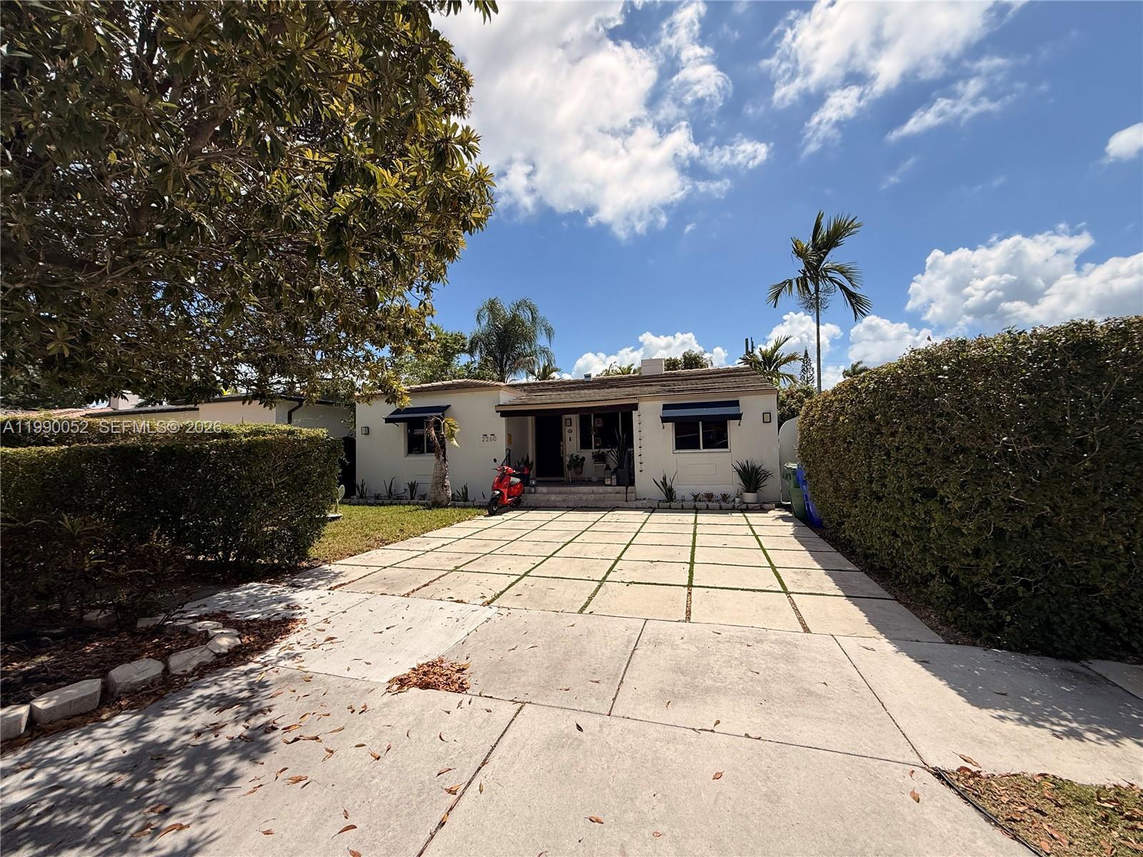 2260 SW 25th St, Miami FL 33133 photo 3