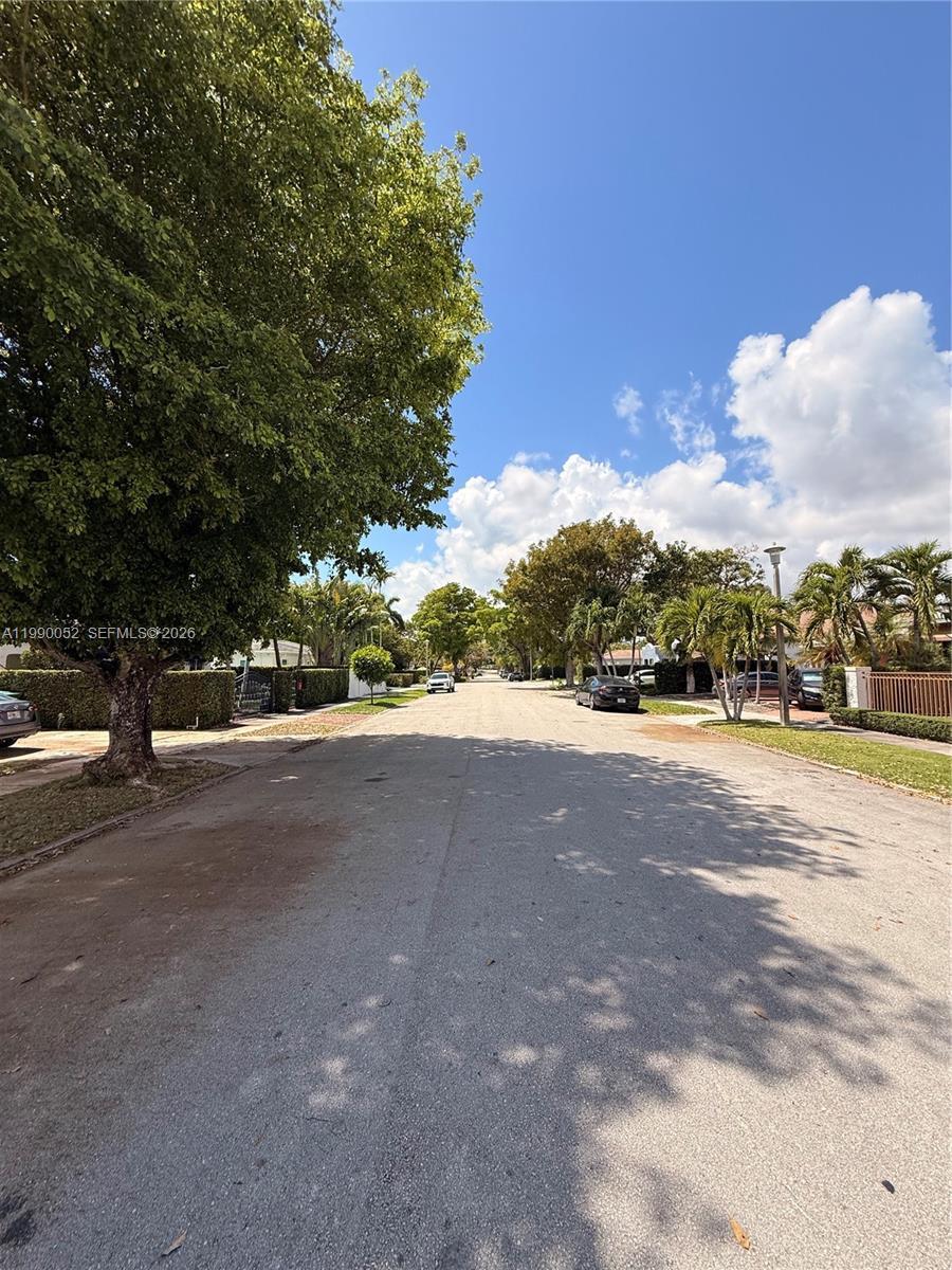 2260 SW 25th St, Miami FL 33133 photo 5