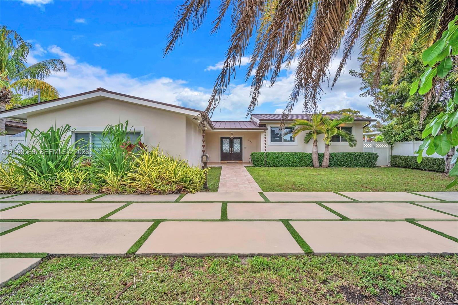 851 Bluebird Ave, Miami Springs FL 33166