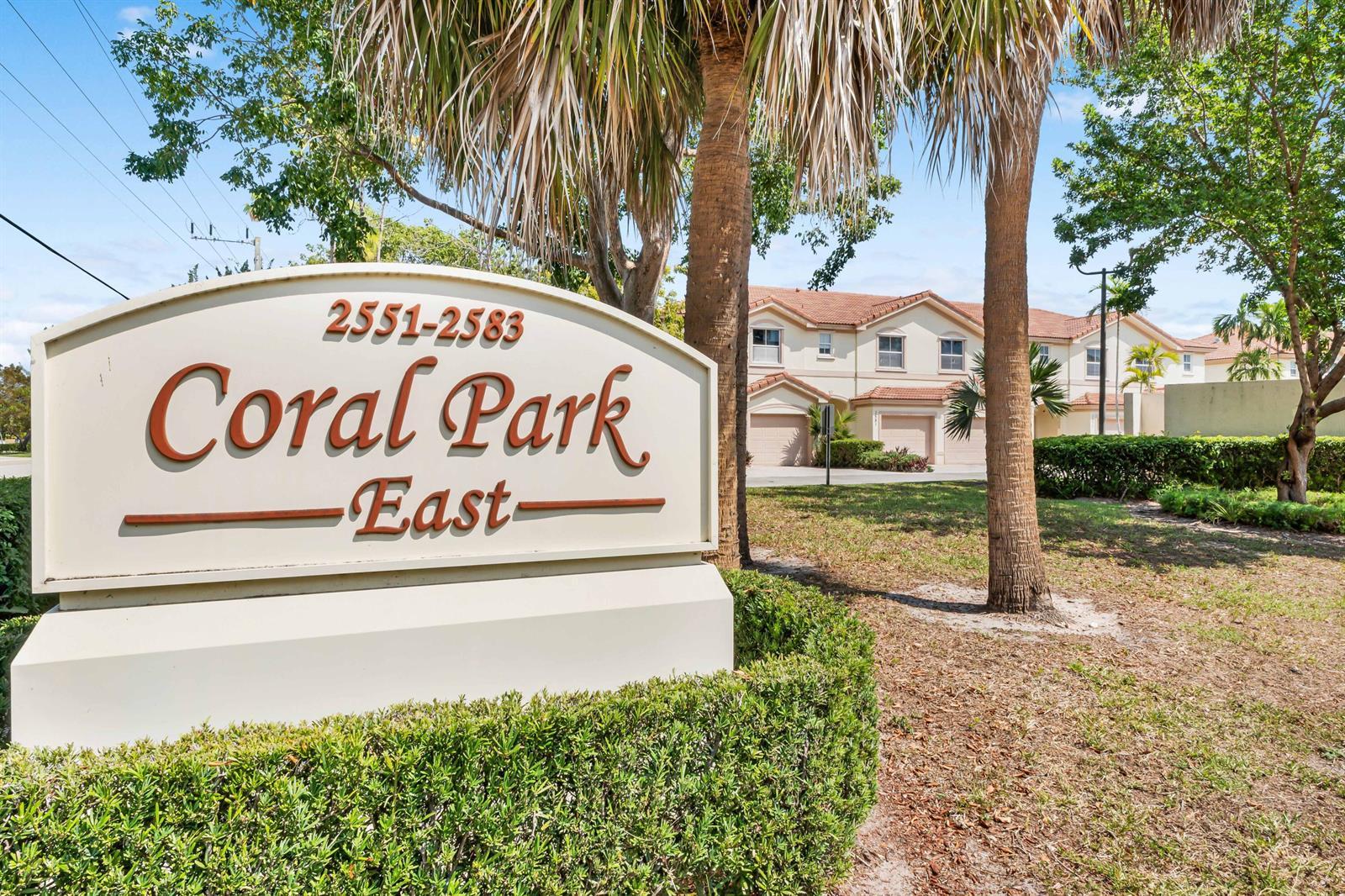 2581 Riverside Drive, Coral Springs FL 33065 photo 2