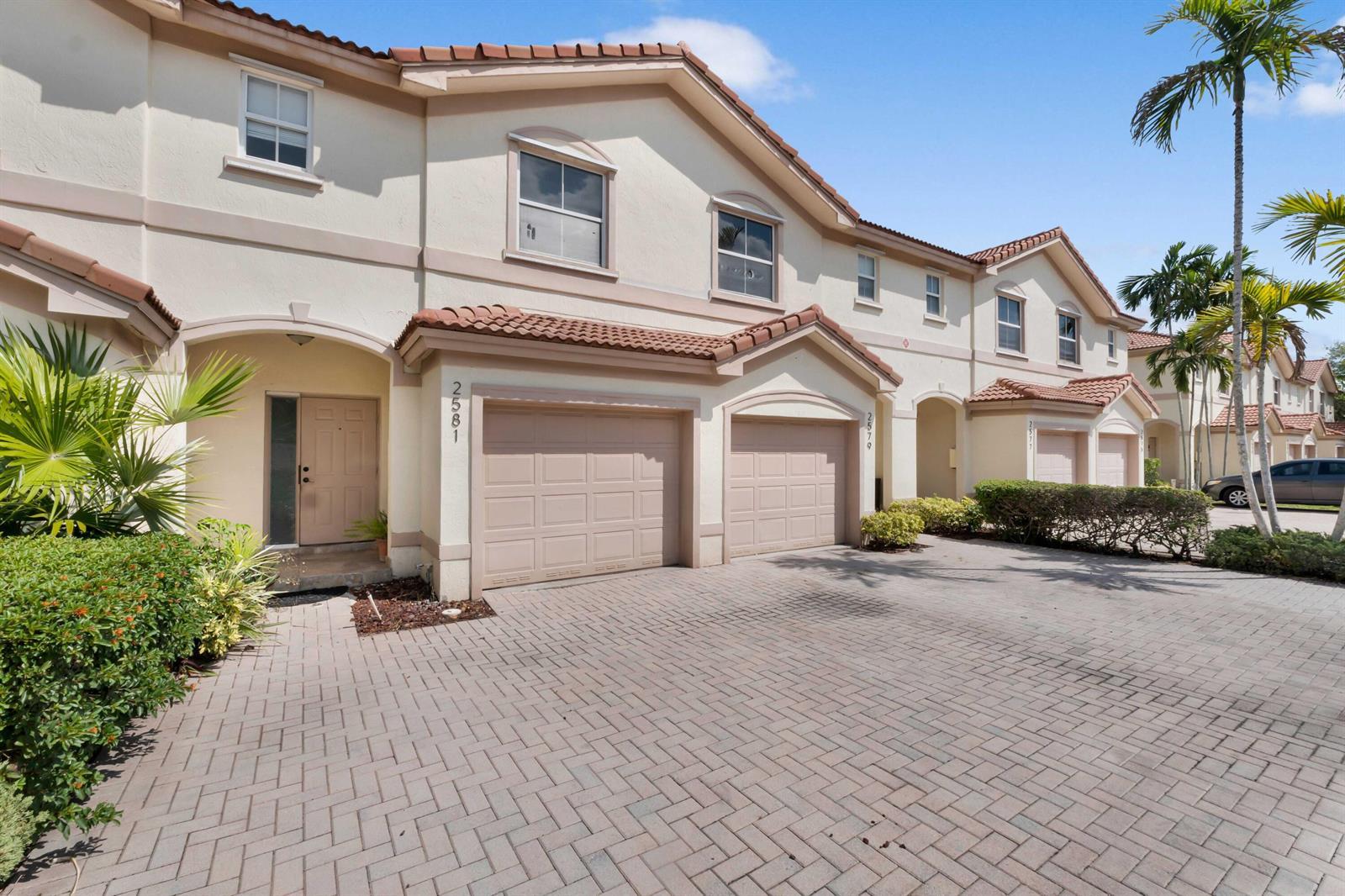 2581 Riverside Drive, Coral Springs FL 33065
