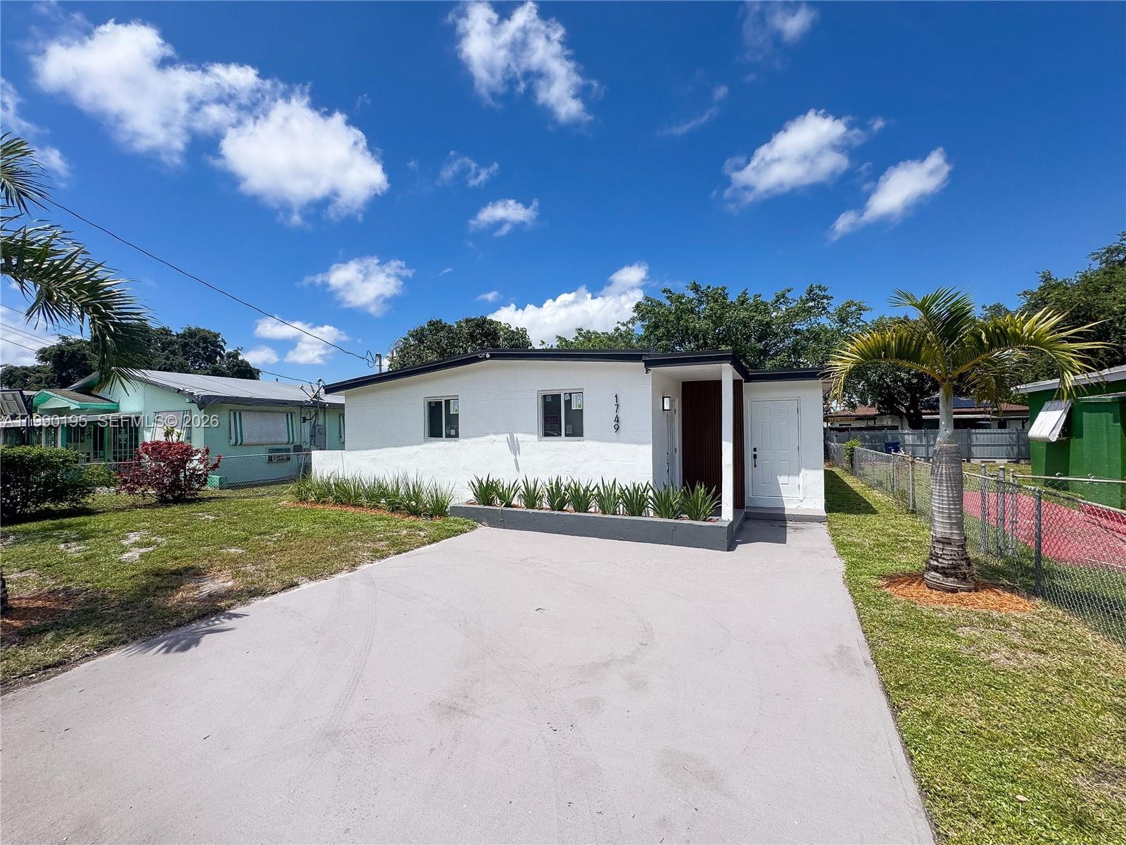 1749 NW 152nd St, Miami Gardens FL 33054 photo 2