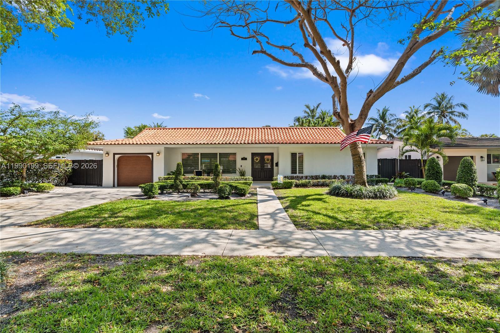 7327 Sabal Dr, Miami Lakes FL 33014 photo 4