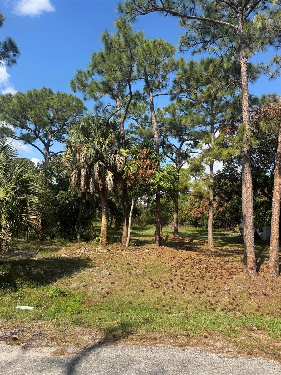 5866 SE Wesley Avenue, Stuart FL 34997 photo 2