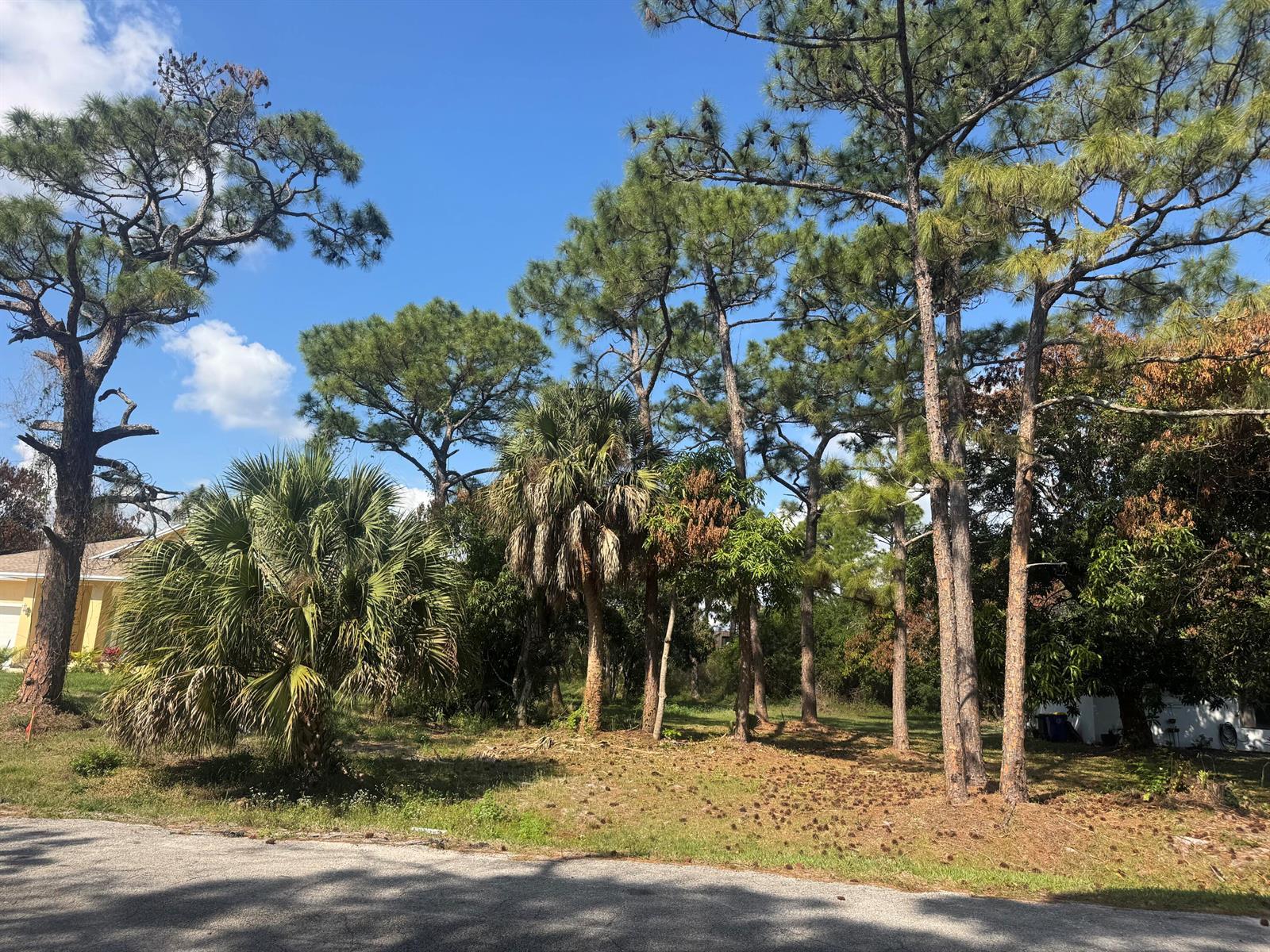 5866 SE Wesley Avenue, Stuart FL 34997