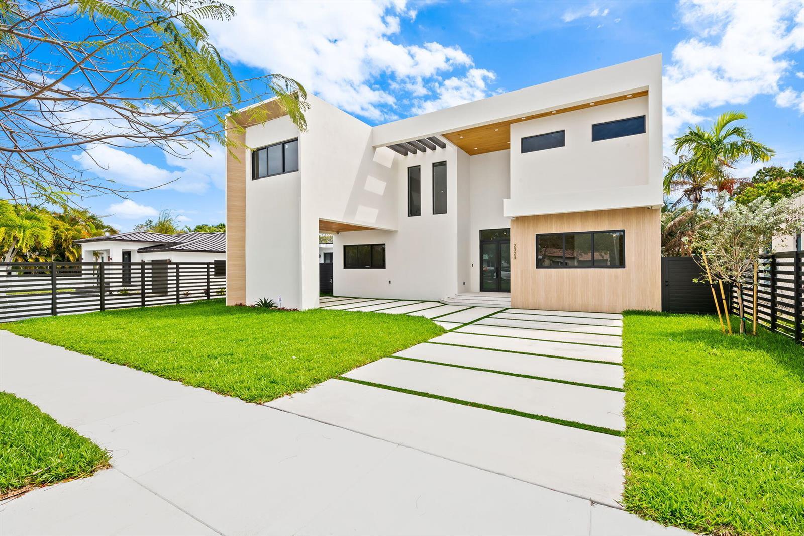 2324 SW 26th Street, Miami FL 33133 photo 2