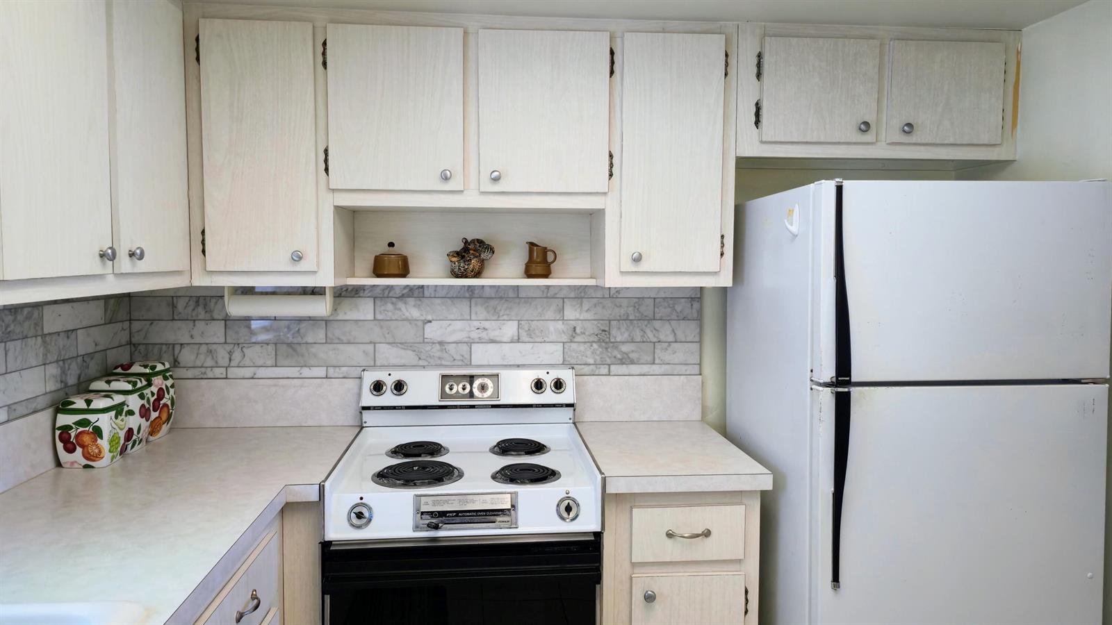 2800 Ashley Drive E # B, West Palm Beach FL 33415 photo 4
