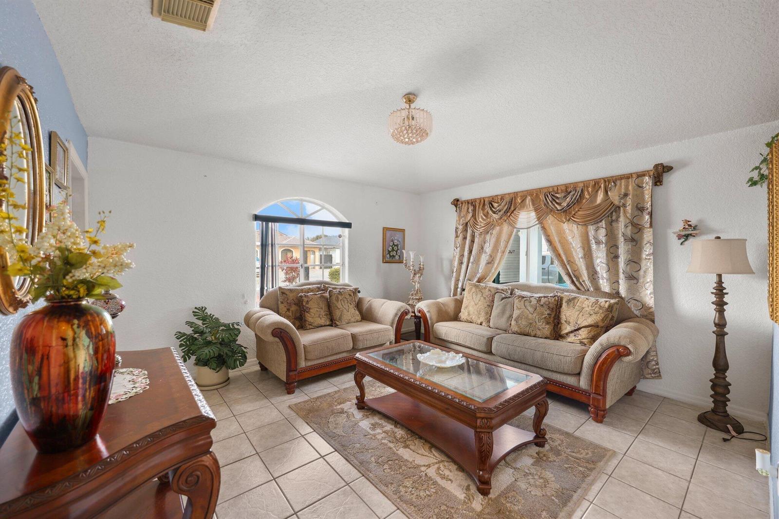9778 NW 128th Lane, Hialeah Gardens FL 33018 photo 5