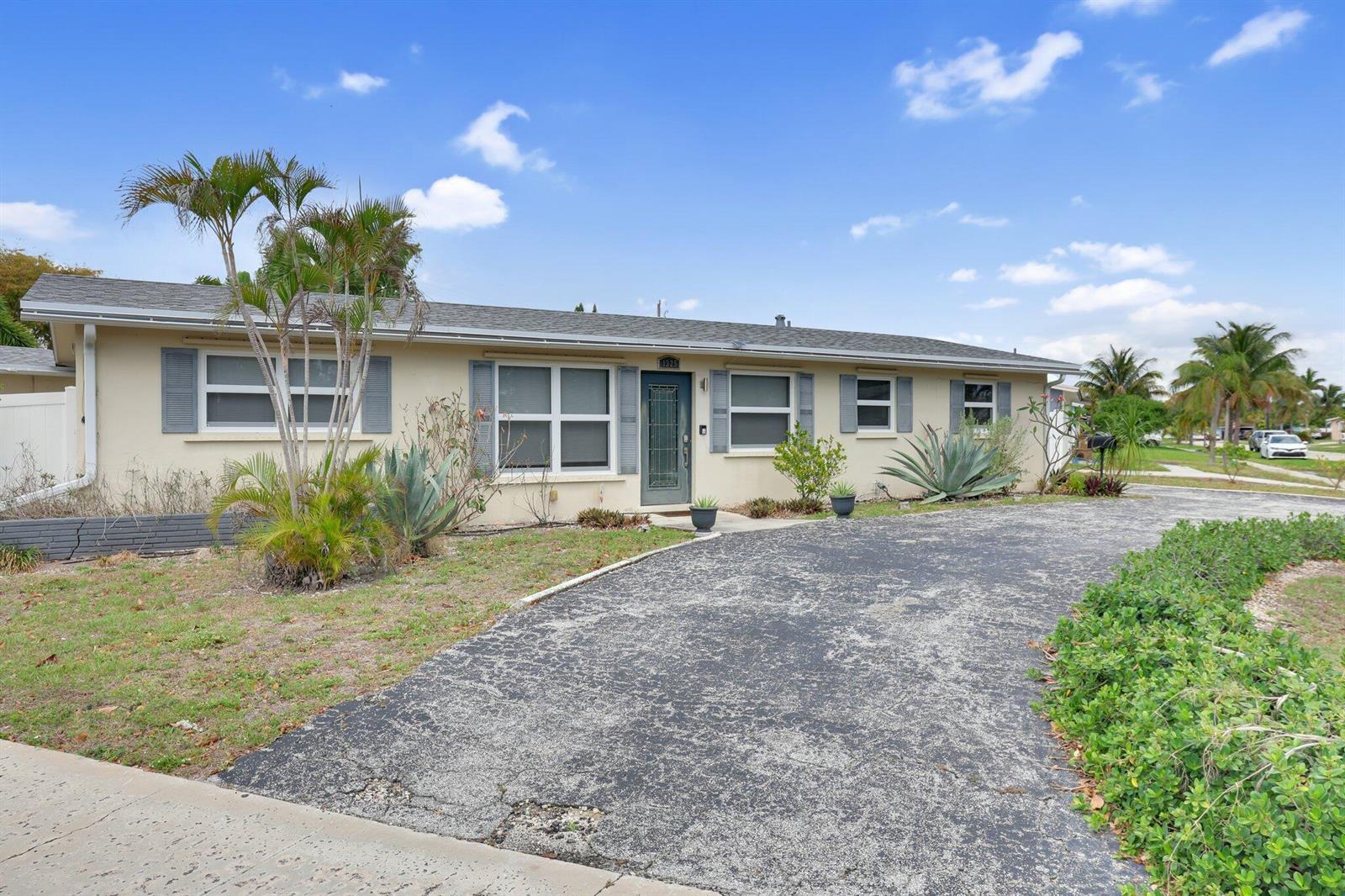 1325 SE 1st Avenue, Deerfield Beach FL 33441 photo 2