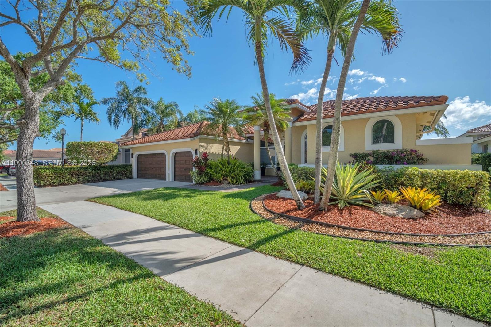 219 Landings Blvd, Weston FL 33327