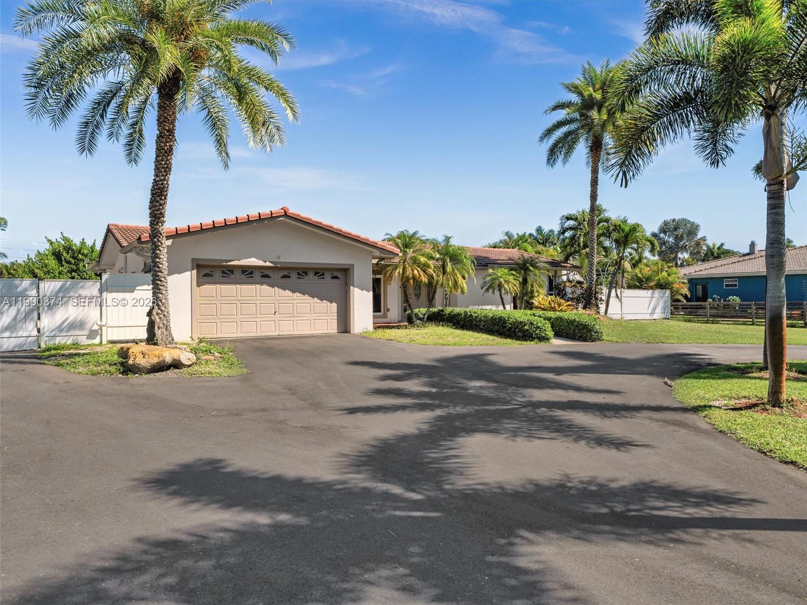 14051 SW 15th Ct, Davie FL 33325