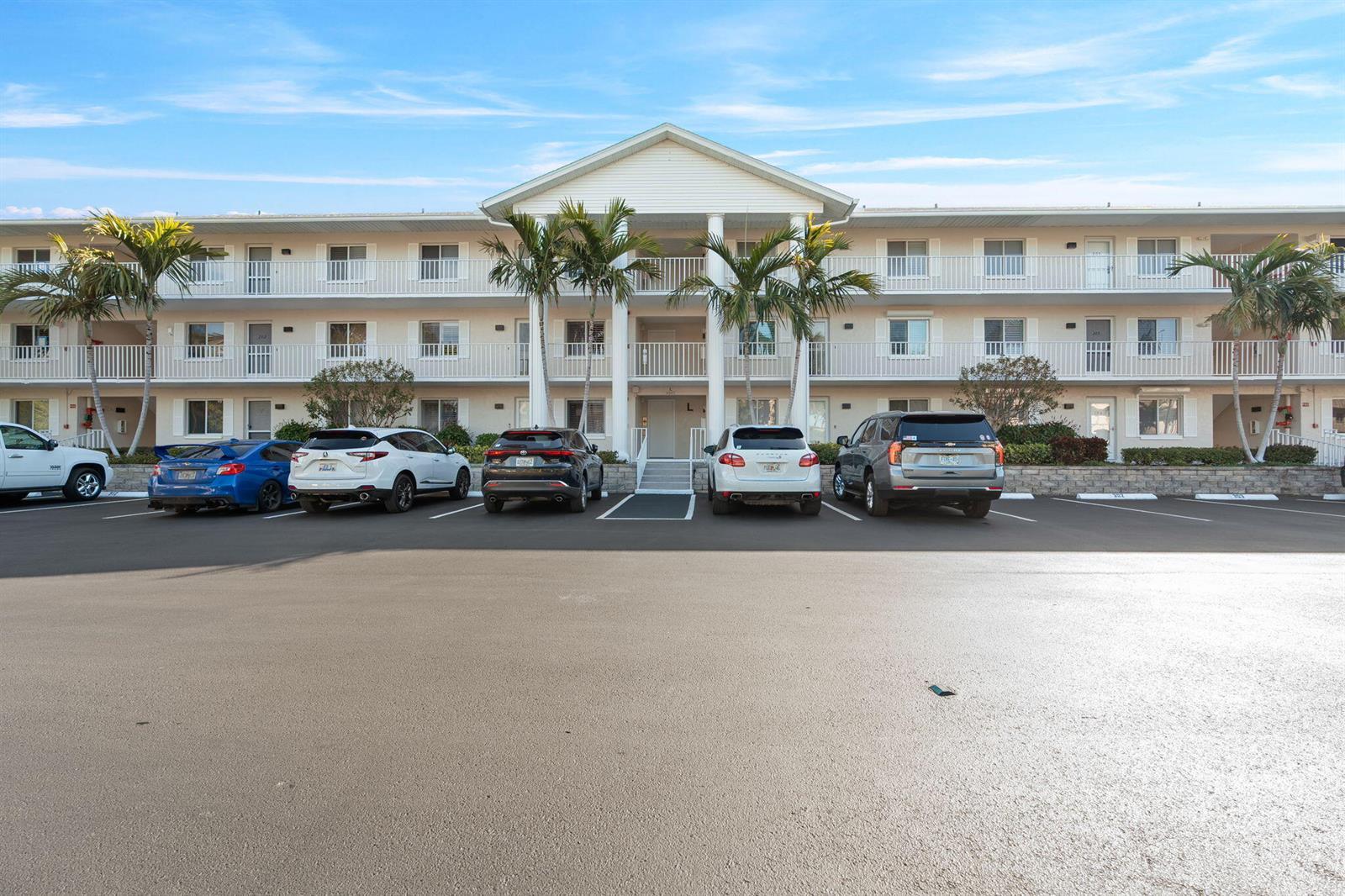 3071 Sandpiper Bay Circle # L304, Naples FL 34112