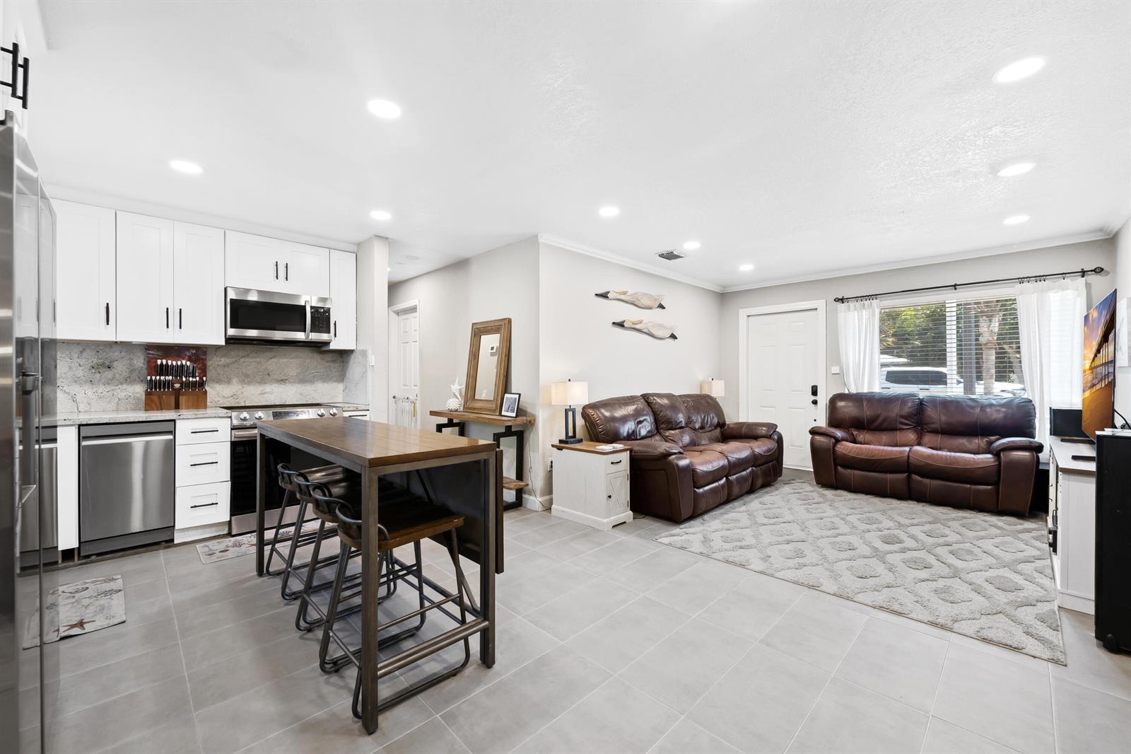 611 NW 18th Court, Pompano Beach FL 33060 photo 3