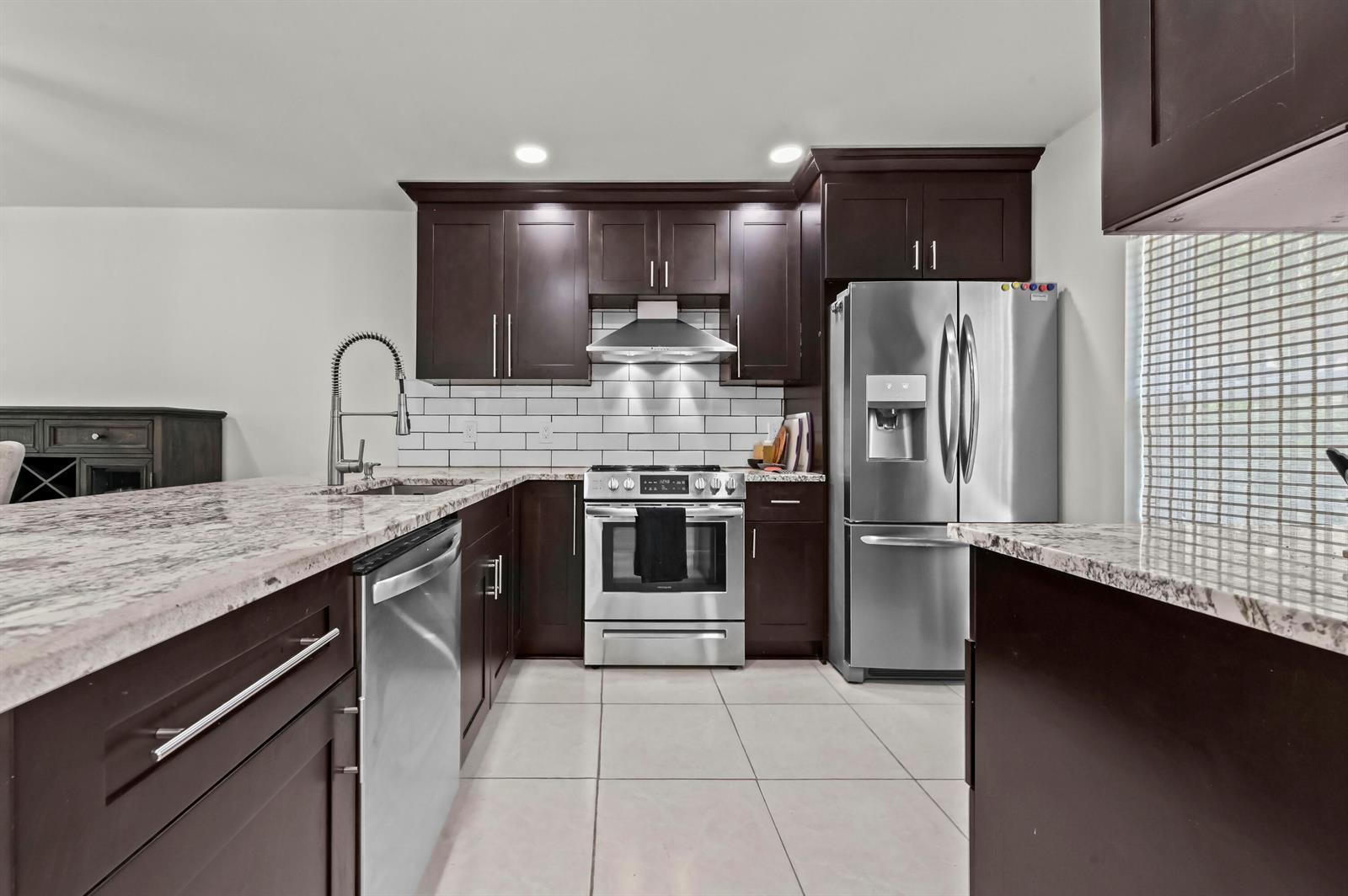 647 Marlboro Oval, FL 33467