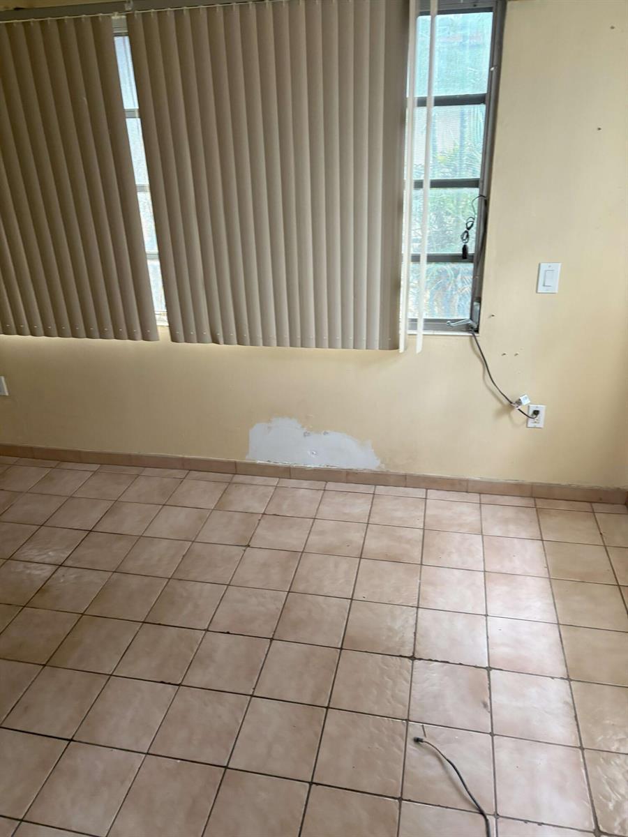 1538 NW 15th Avenue, Miami FL 33125 photo 5