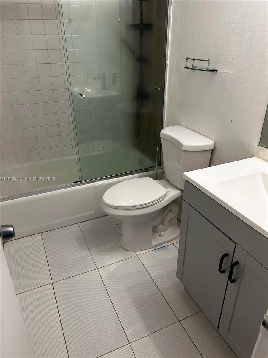 400 Kings Point Dr # 604, Sunny Isles Beach FL 33160 photo 2