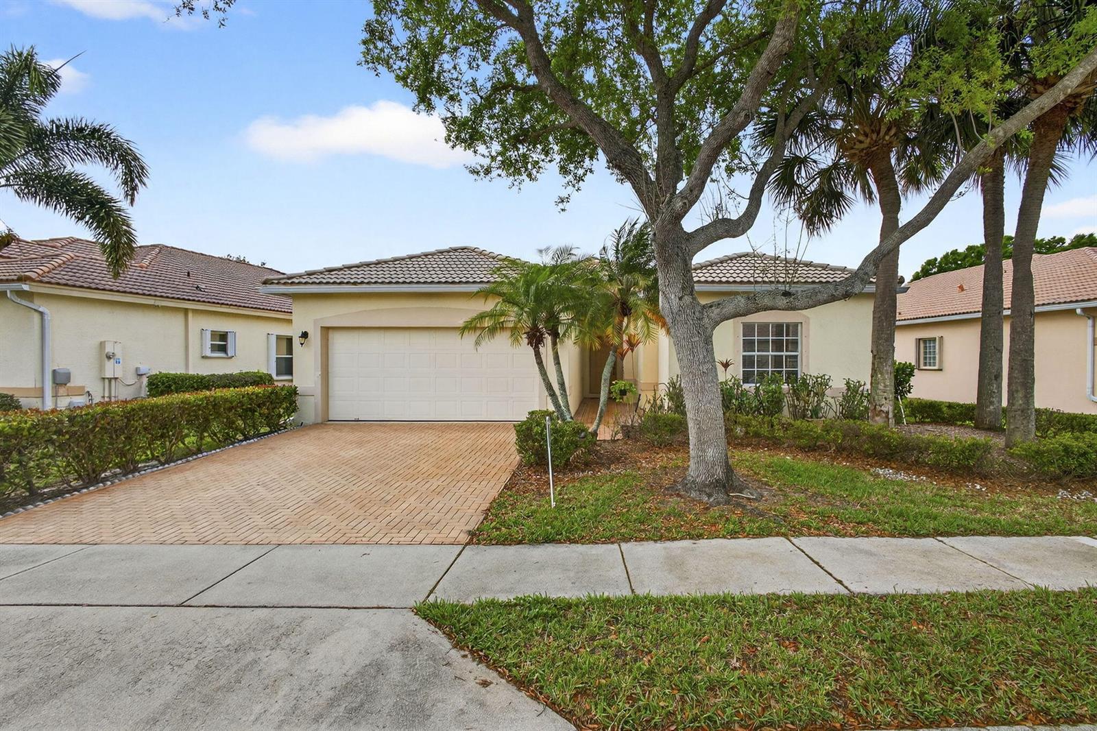 8600 Pine Cay, West Palm Beach FL 33411 photo 2