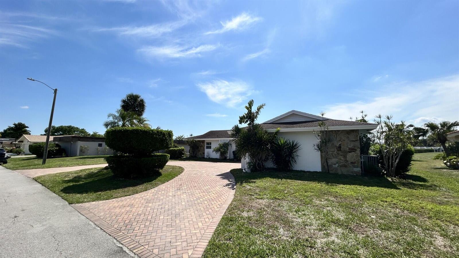 5728 S Bayberry Lane, Tamarac FL 33319 photo 3