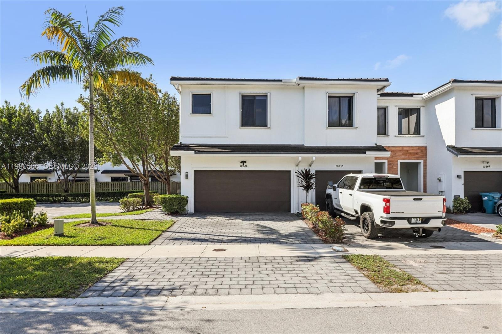 10828 SW 235 St, Miami FL 33032