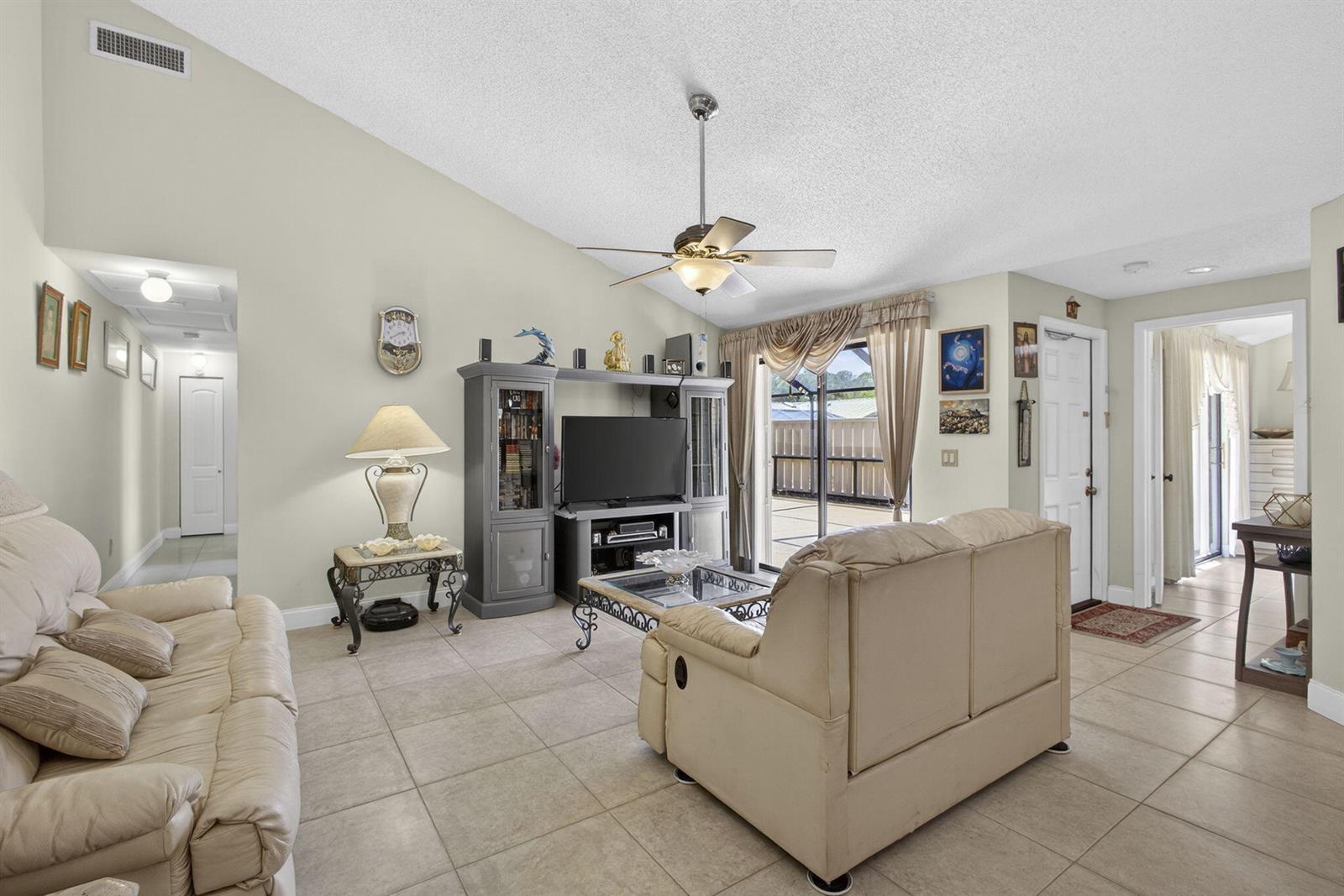 5662 Golden Eagle Circle, Palm Beach Gardens FL 33418 photo 4