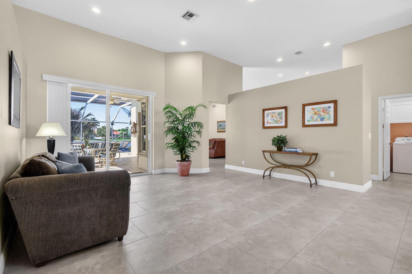 9239 Emily Circle, Lake Worth FL 33467 photo 4