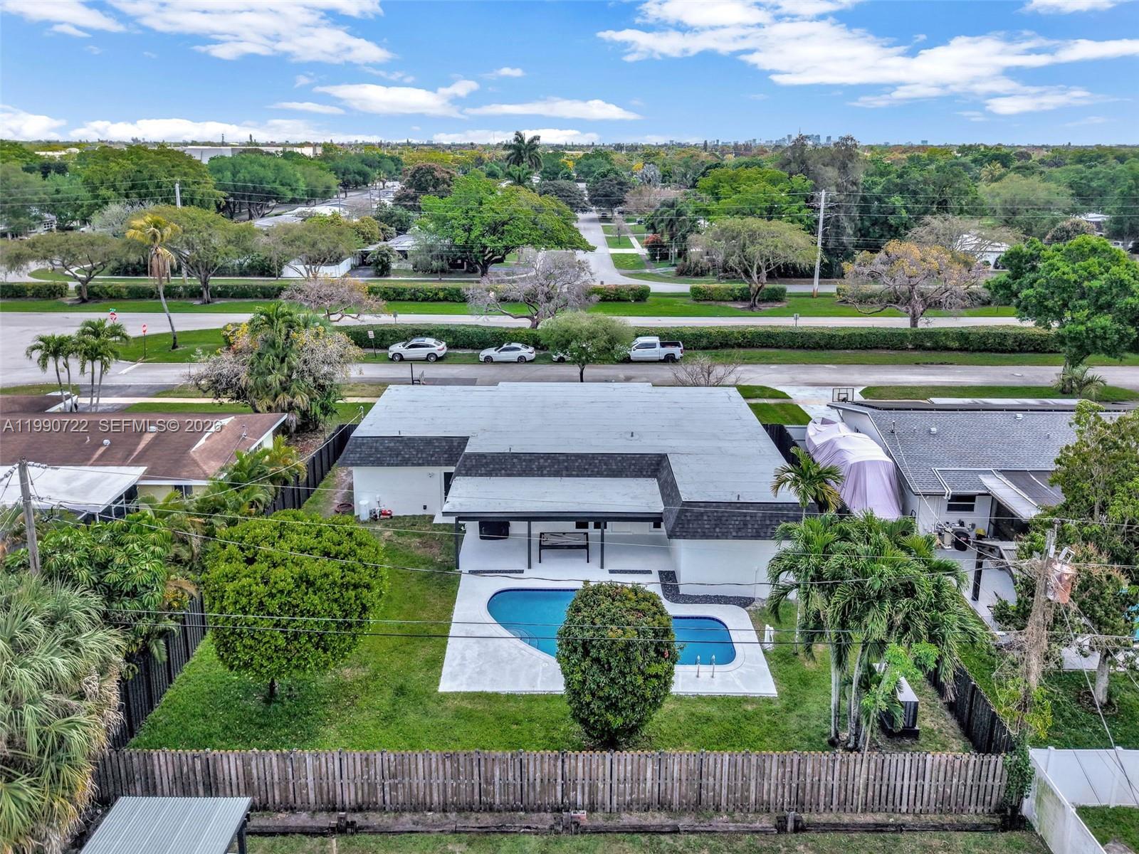 1431 NW 70th Ave, Plantation FL 33313 photo 3