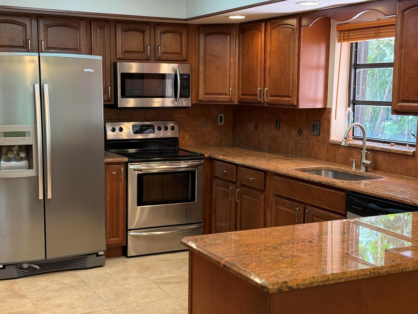 337 Knob Hill Boulevard, Boca Raton FL 33431 photo 4