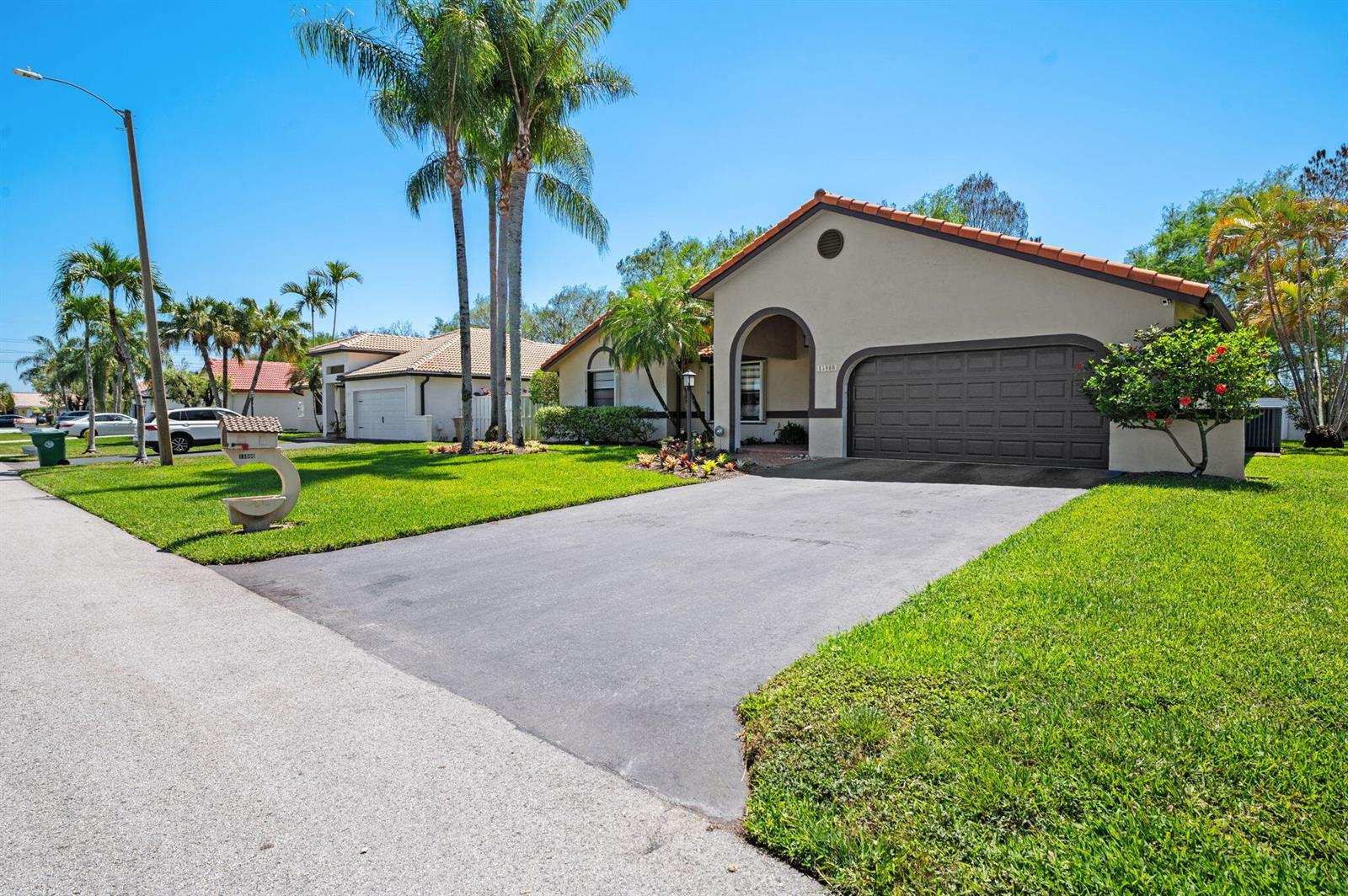 15900 Sedgewyck Cir S, Davie FL 33331 photo 3