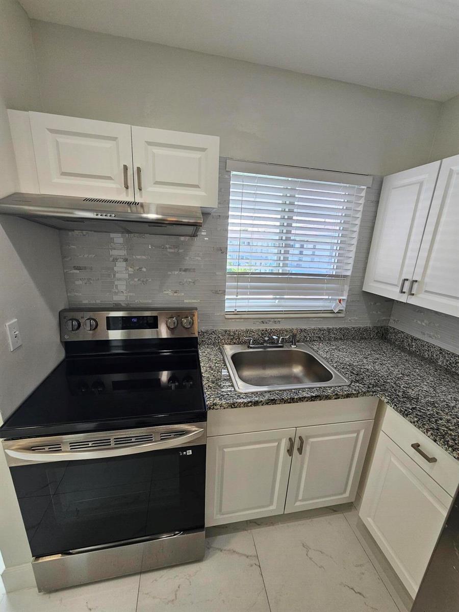 1115 Lake Terrace # 208, Boynton Beach FL 33426 photo 4