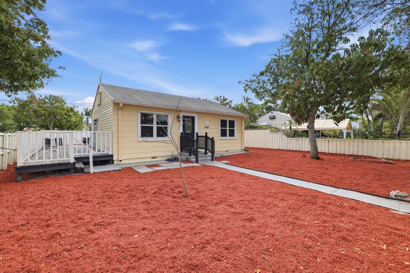 6600 Garden Avenue, West Palm Beach FL 33405 photo 3