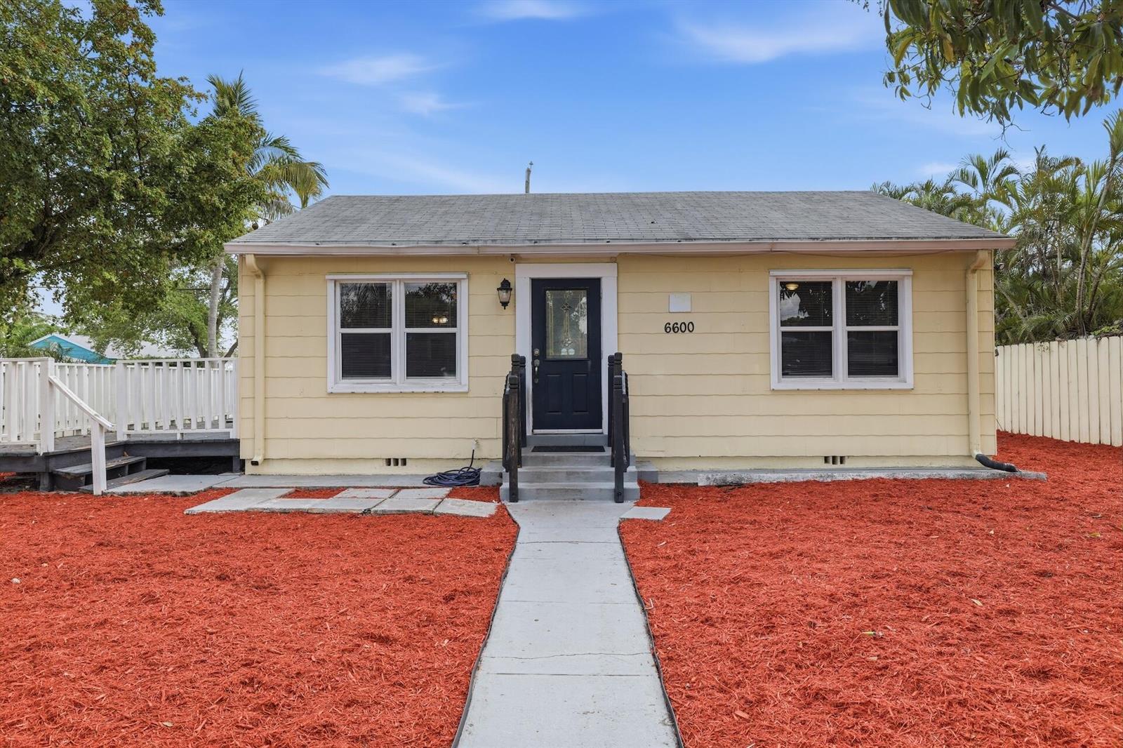 6600 Garden Avenue, West Palm Beach FL 33405 photo 4