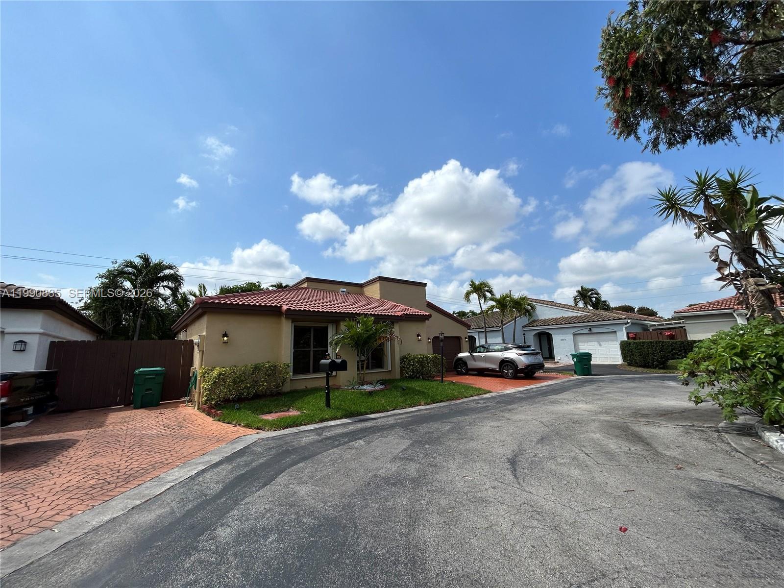 8910 SW 4th Ln, Miami FL 33174 photo 4
