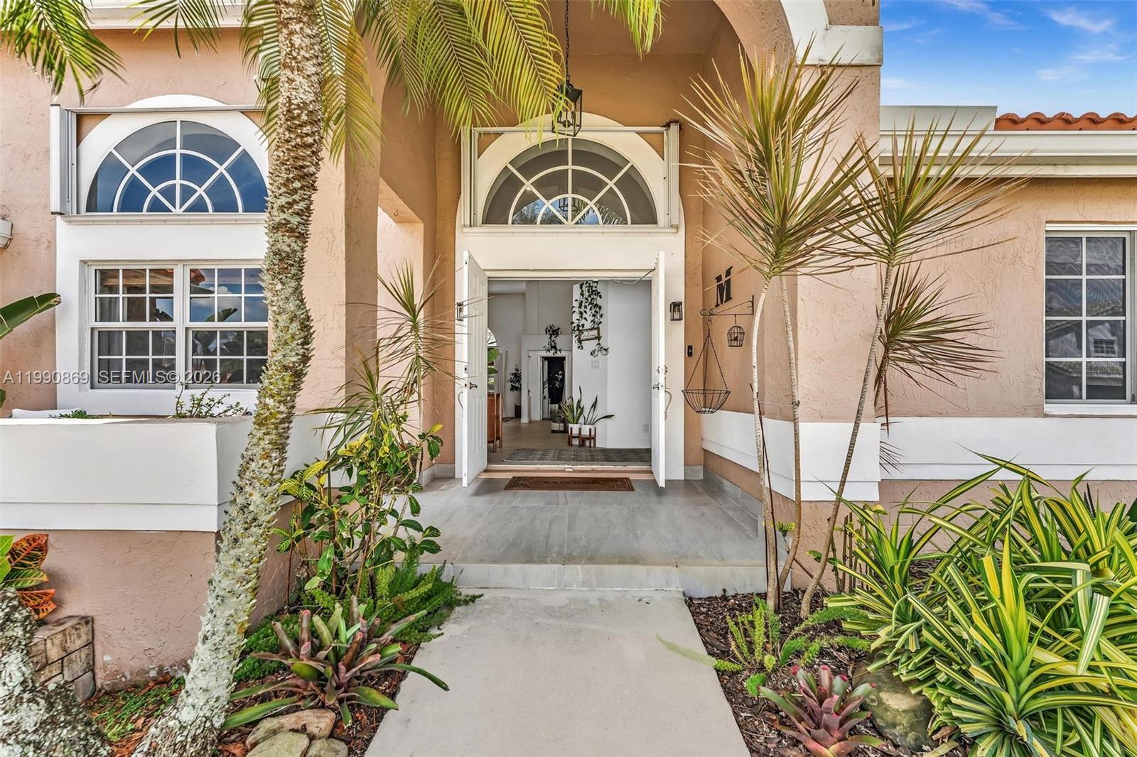 20106 NW 9th Dr, Pembroke Pines FL 33029 photo 2