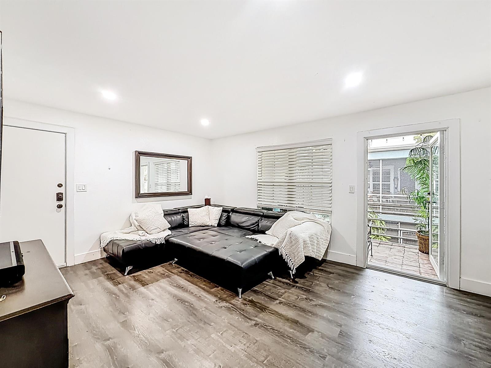 305 SE 11th Avenue # D, Pompano Beach FL 33060 photo 4