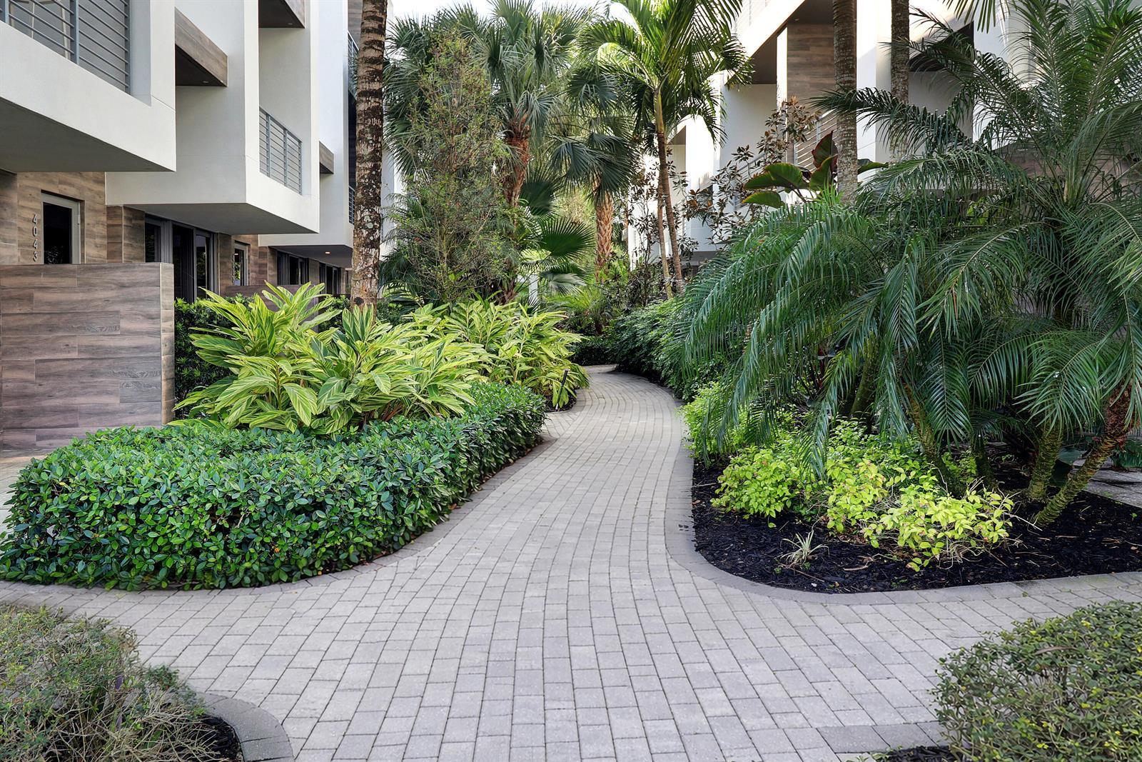 4033 NW 17th Way, Boca Raton FL 33431 photo 2