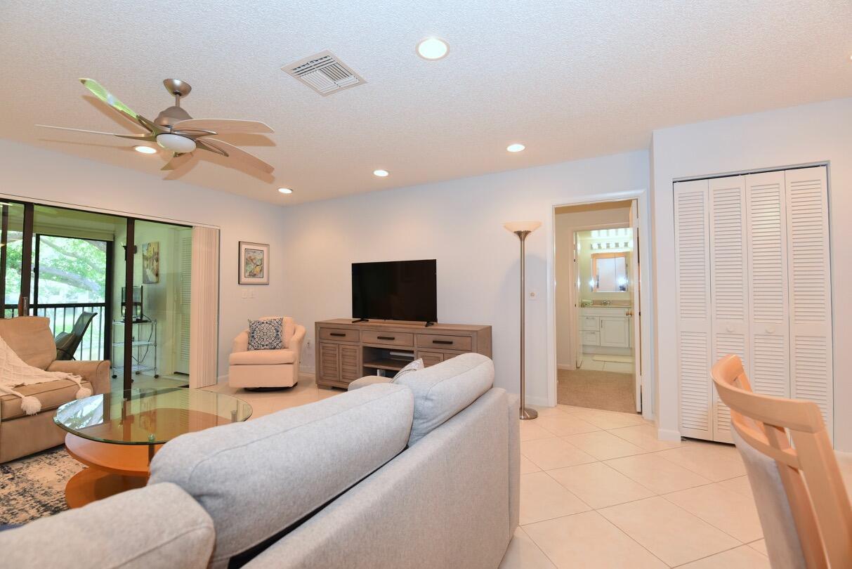 17 E Stratford Dr Drive E # F, Boynton Beach FL 33436 photo 4