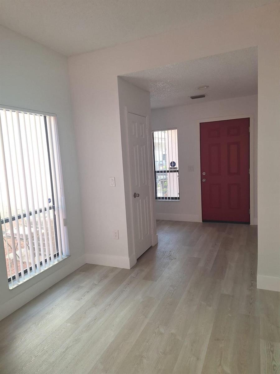 9561 NW 18th Court, Plantation FL 33322 photo 2