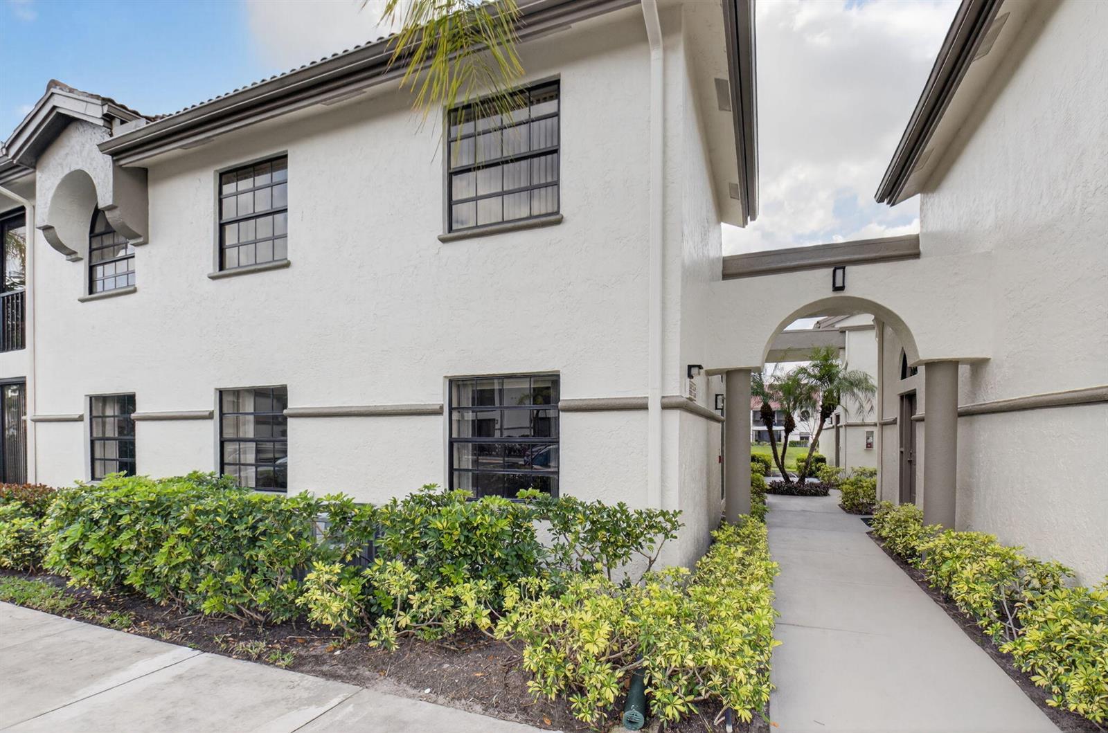 5226 Europa Drive # H, Boynton Beach FL 33437 photo 2