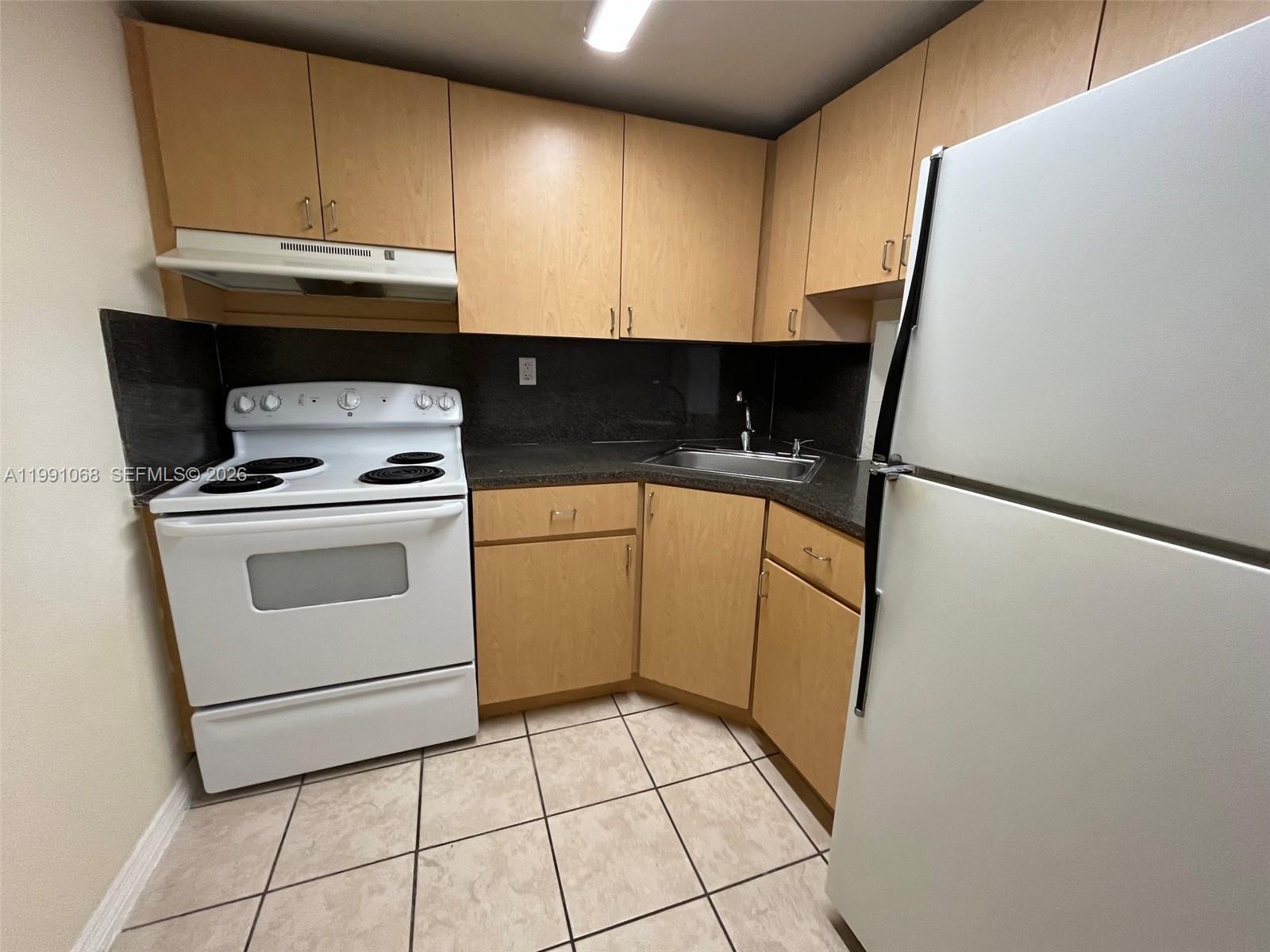 4550 NW 9th St # 414E, Miami FL 33126 photo 3