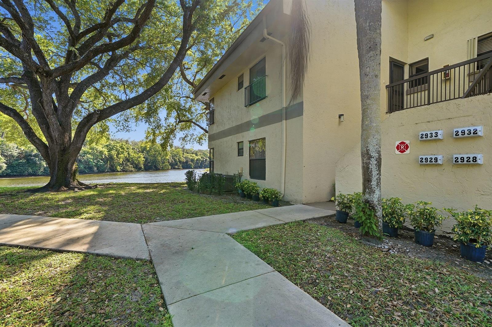 2928 Carambola Circle S, Coconut Creek FL 33066 photo 3