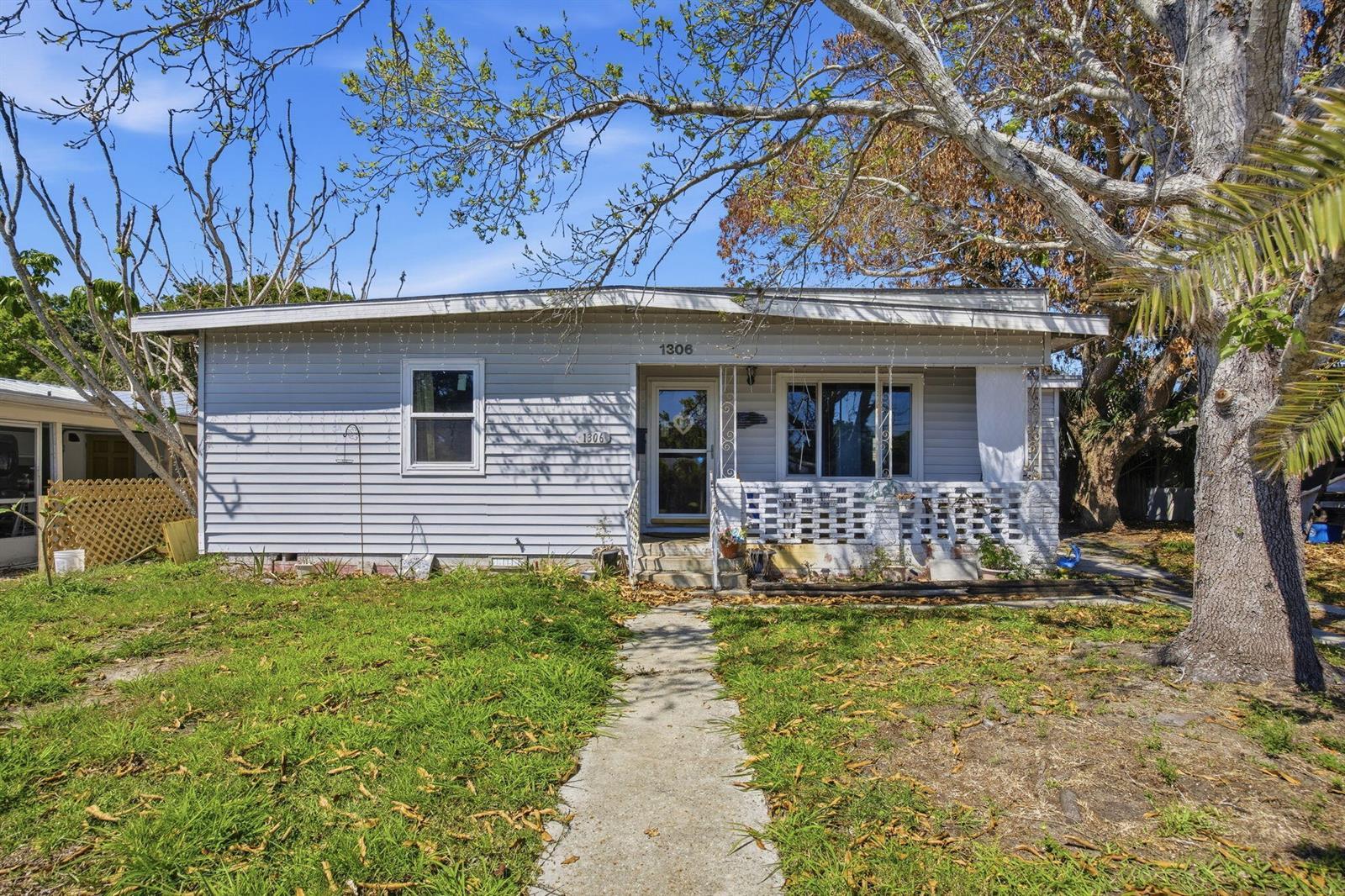 1306 17th Place, Vero Beach FL 32960