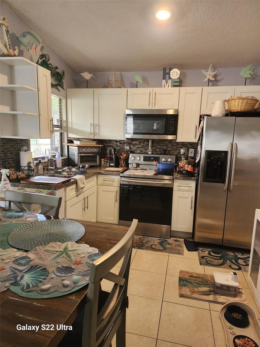 2915 San Remo Cir, Homestead FL 33035 photo 2