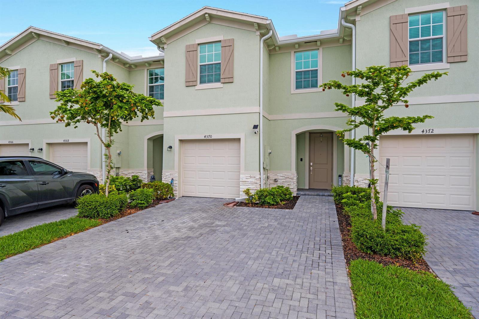 4370 Pond Lily Lane, Lake Worth FL 33467 photo 2