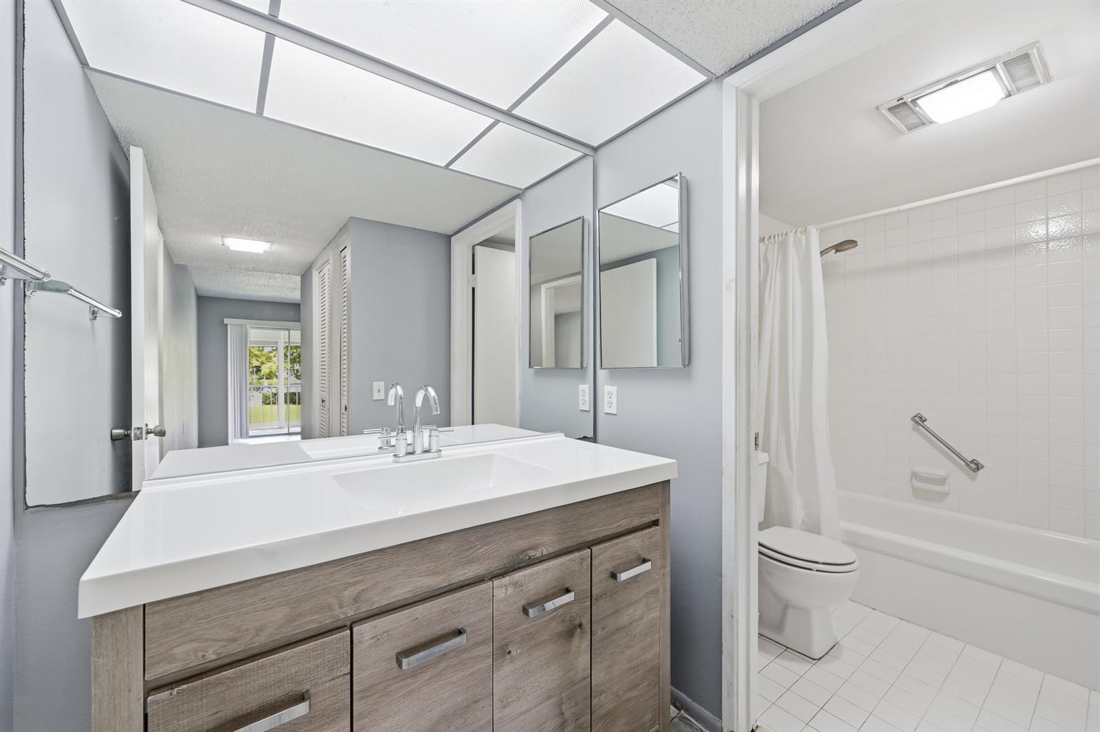 1201 Bahama Bend # D2, Coconut Creek FL 33066 photo 4