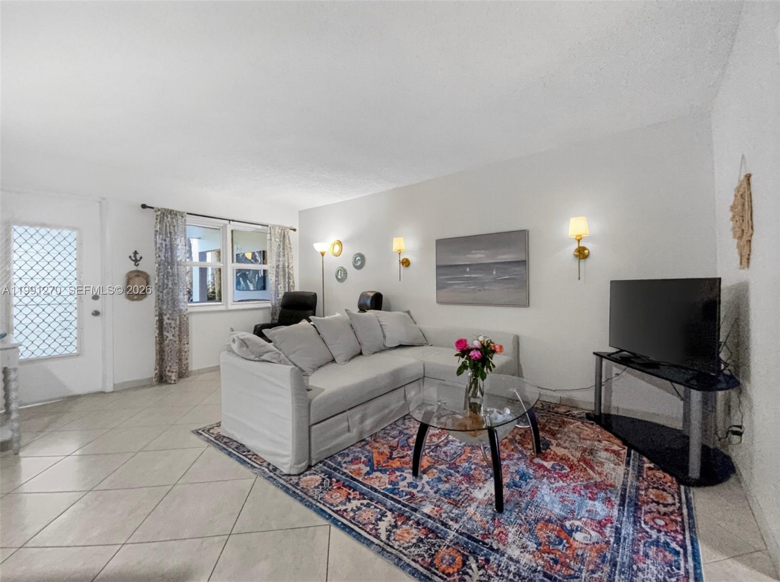 580 Egret Dr # 111, Hallandale Beach FL 33009