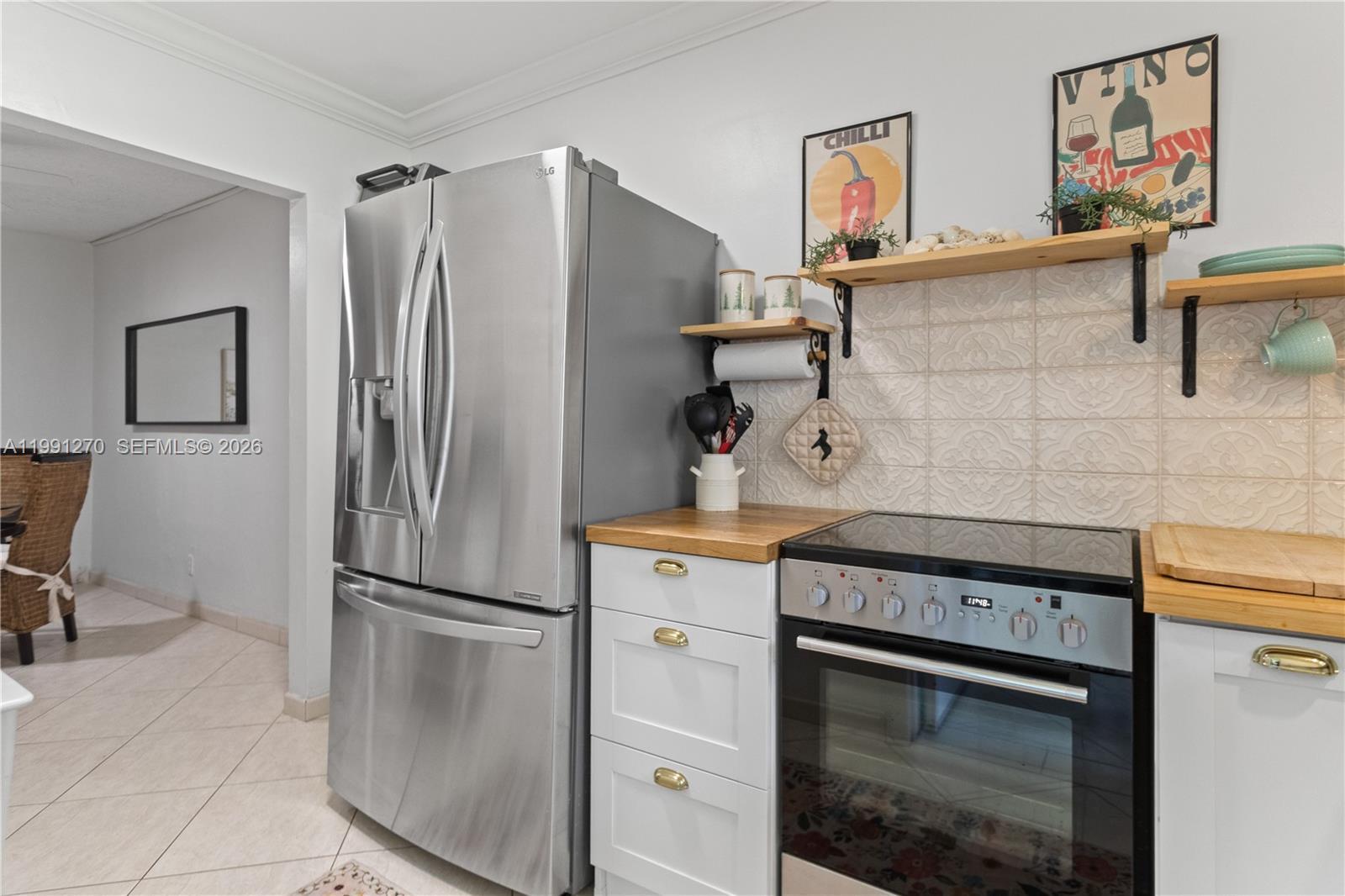 580 Egret Dr # 111, Hallandale Beach FL 33009 photo 4