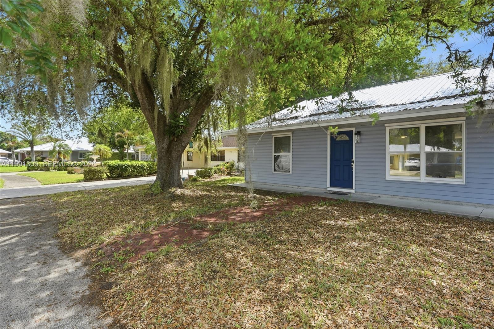 210 E SUGARLAND CIR, Clewiston FL 33440 photo 4