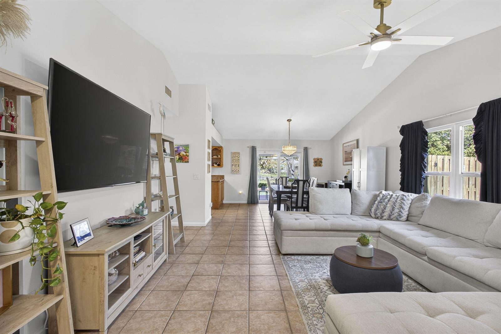 132 Parkwood Drive, Royal Palm Beach FL 33411 photo 4