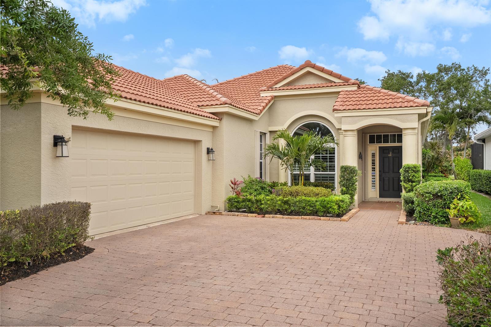 4626 NW Wandering Oak Court, Jensen Beach FL 34957 photo 2